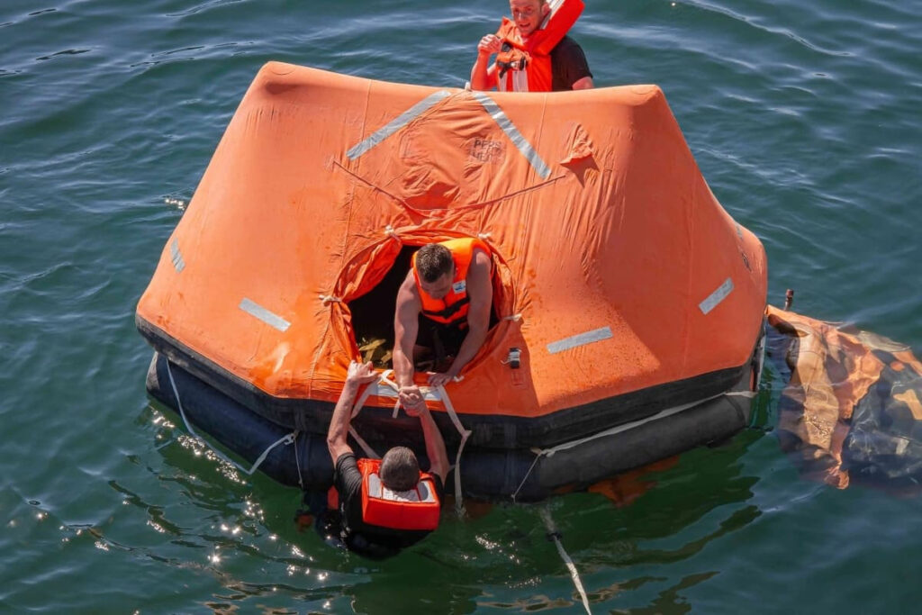 Life Rafts – Uncover The Reality About Them